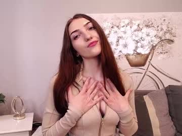 See Elizabetlewis online Now @ gooning.cam