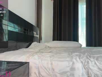 See Eva_j online Now @ gooning.cam
