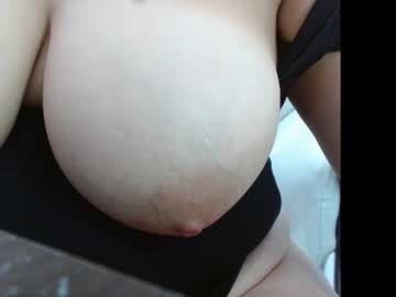 See Gril_milk28 online Now @ gooning.cam
