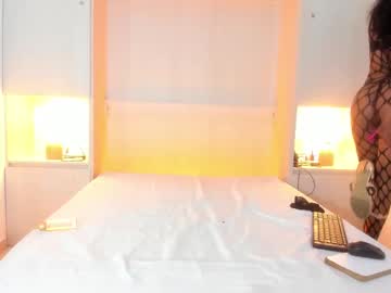 See Joyceblake online Now @ gooning.cam