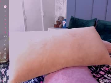 See Julianamiller online Now @ gooning.cam