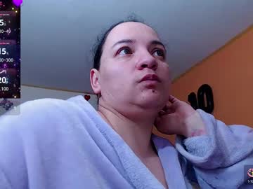 See Miaabrownn online Now @ gooning.cam