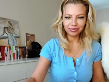 See Qurli24 online Now @ gooning.cam