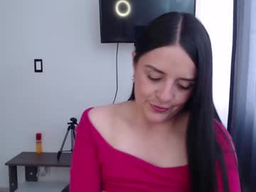 See Victoriahot_23 online Now @ gooning.cam
